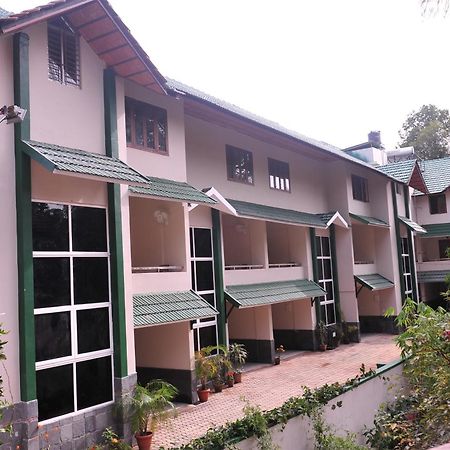 Haritagiri Hotel Kalpetta Bagian luar foto