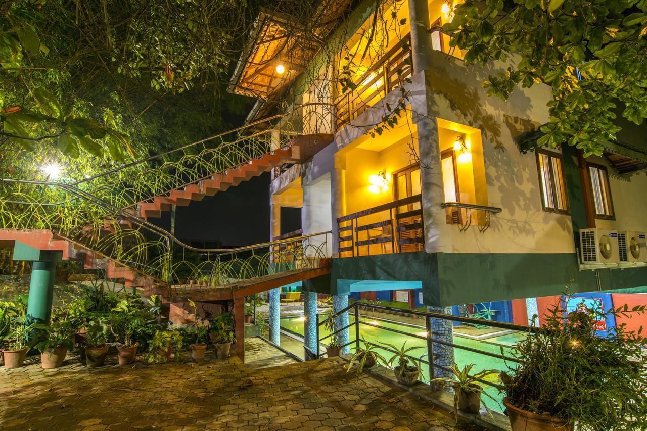 Haritagiri Hotel Kalpetta Bagian luar foto