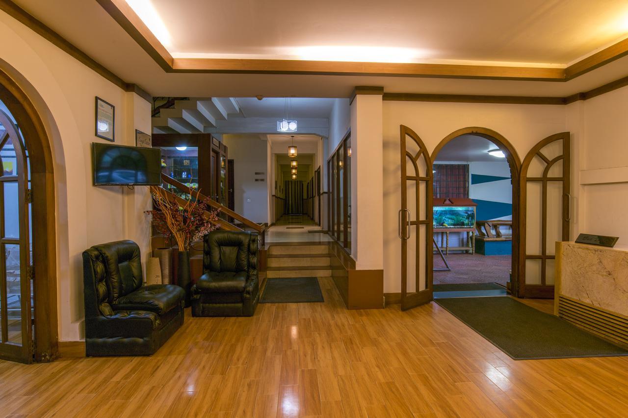 Haritagiri Hotel Kalpetta Bagian luar foto