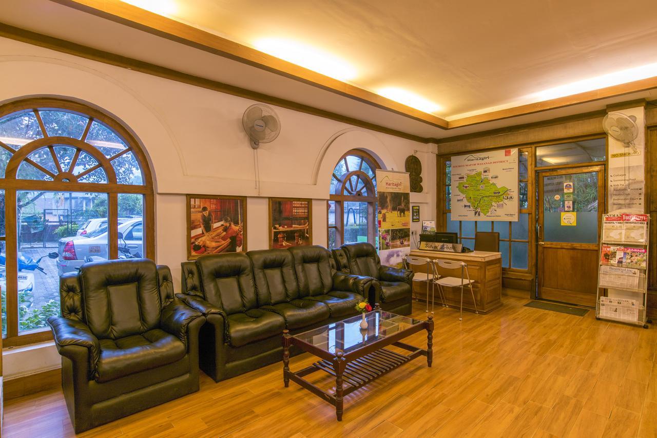 Haritagiri Hotel Kalpetta Bagian luar foto