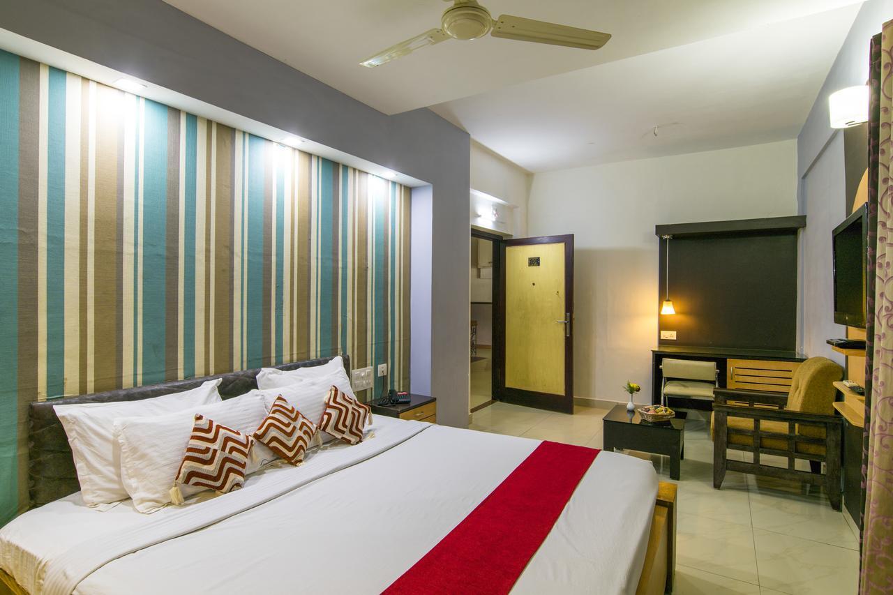 Haritagiri Hotel Kalpetta Bagian luar foto