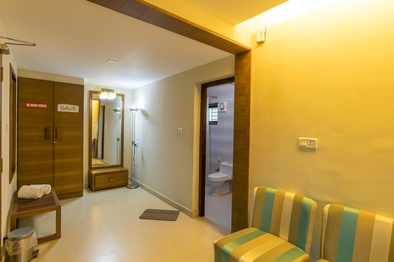 Haritagiri Hotel Kalpetta Bagian luar foto