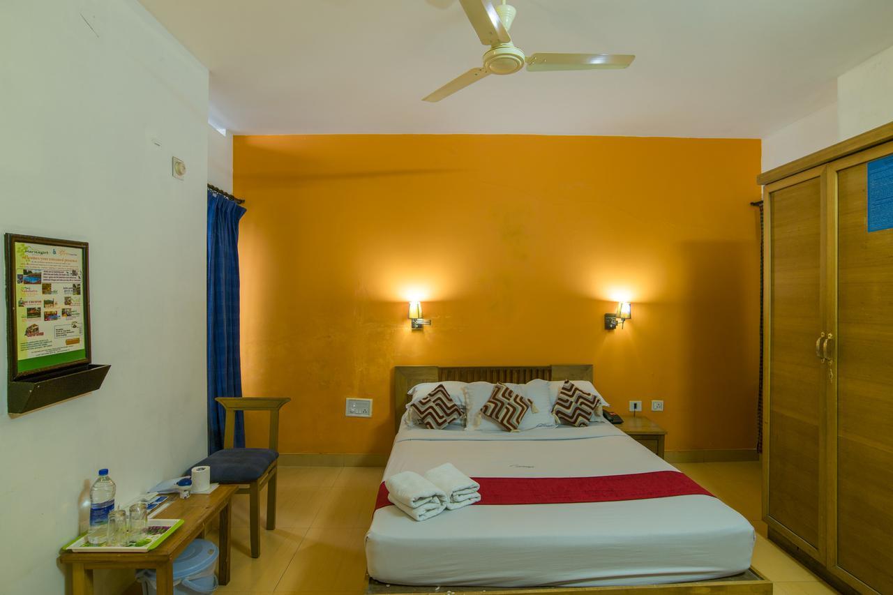 Haritagiri Hotel Kalpetta Bagian luar foto