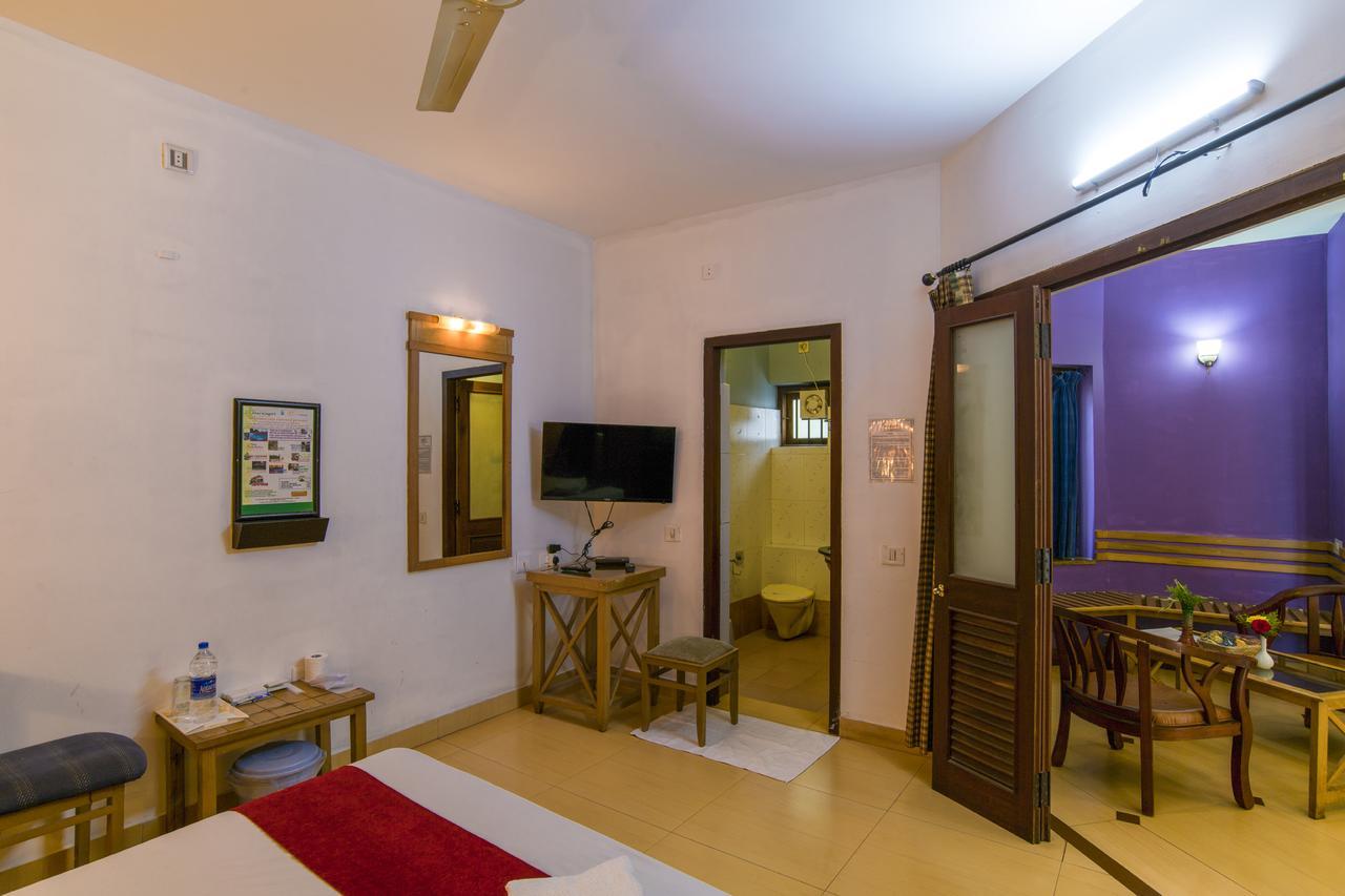 Haritagiri Hotel Kalpetta Bagian luar foto