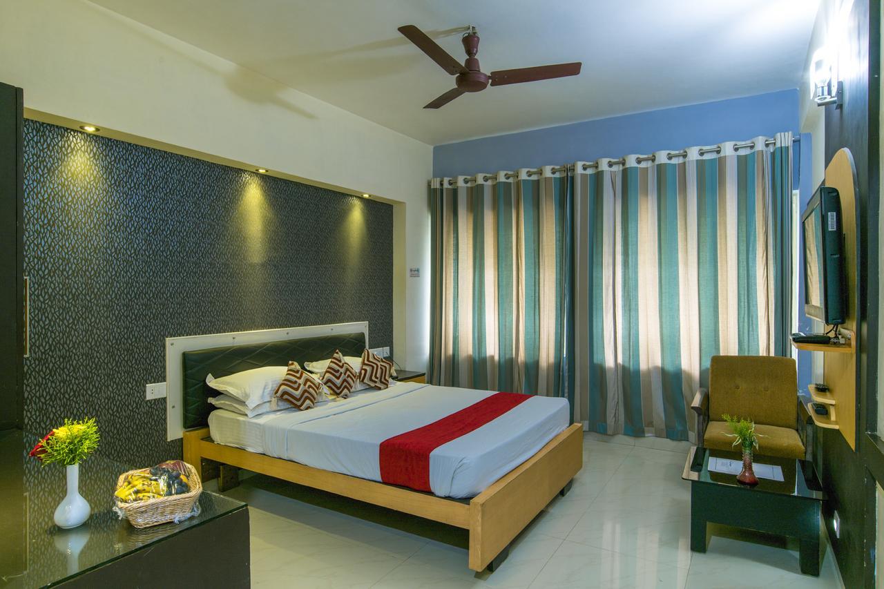 Haritagiri Hotel Kalpetta Bagian luar foto