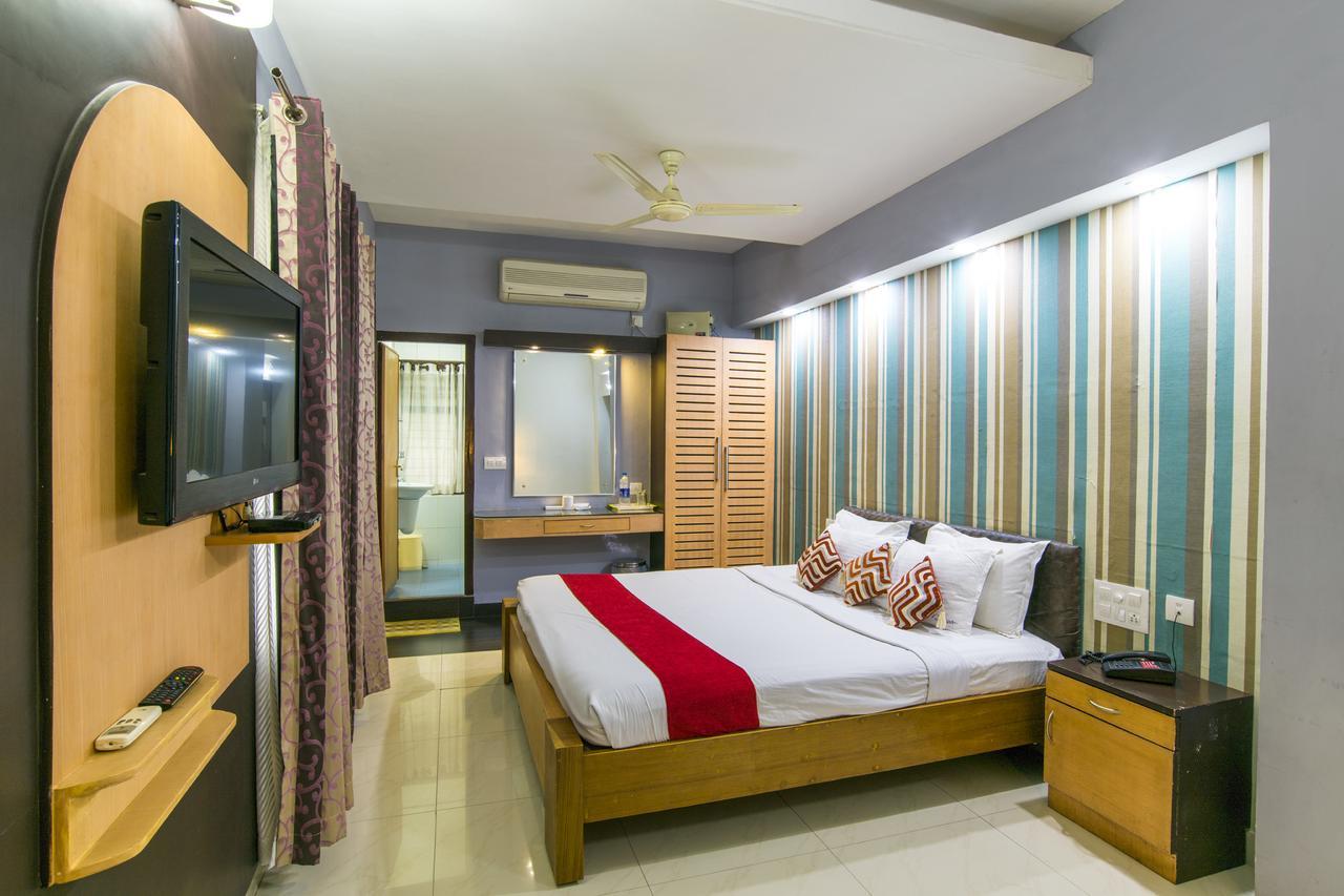 Haritagiri Hotel Kalpetta Bagian luar foto