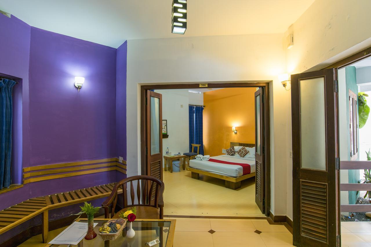 Haritagiri Hotel Kalpetta Bagian luar foto
