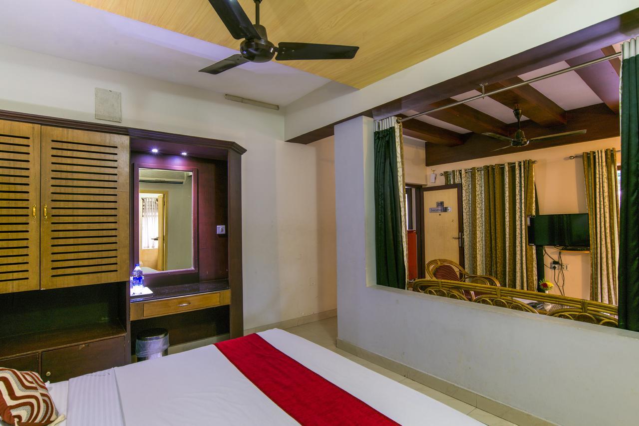 Haritagiri Hotel Kalpetta Bagian luar foto