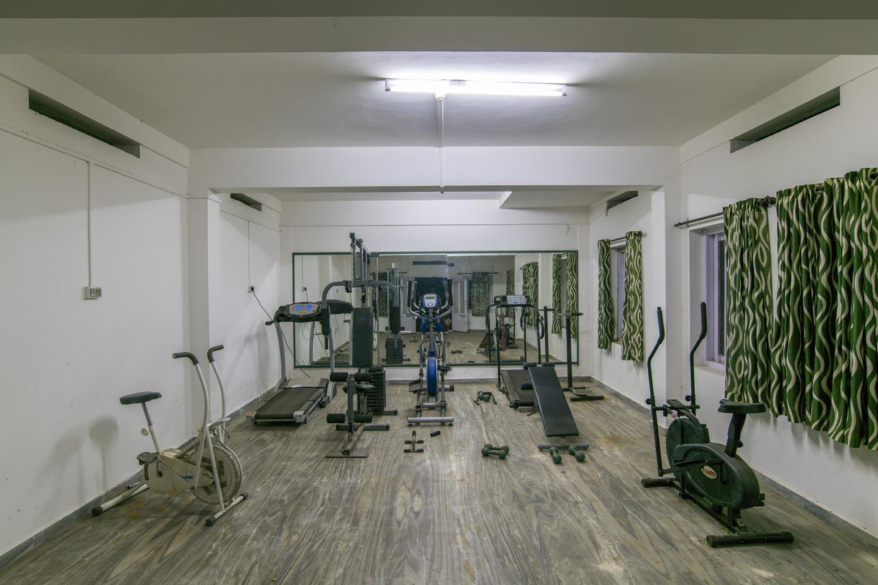 Haritagiri Hotel Kalpetta Bagian luar foto