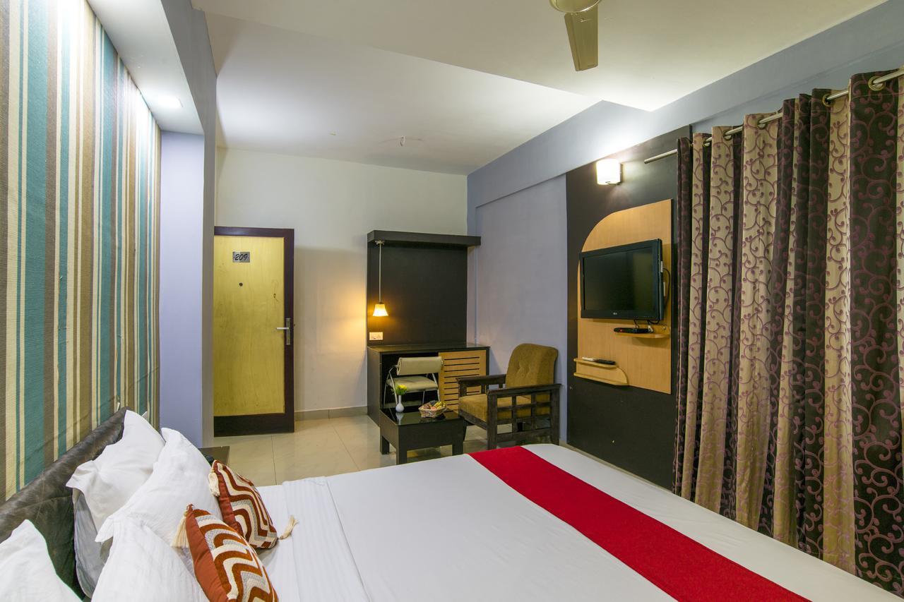 Haritagiri Hotel Kalpetta Bagian luar foto