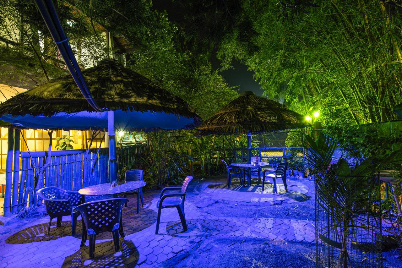 Haritagiri Hotel Kalpetta Bagian luar foto