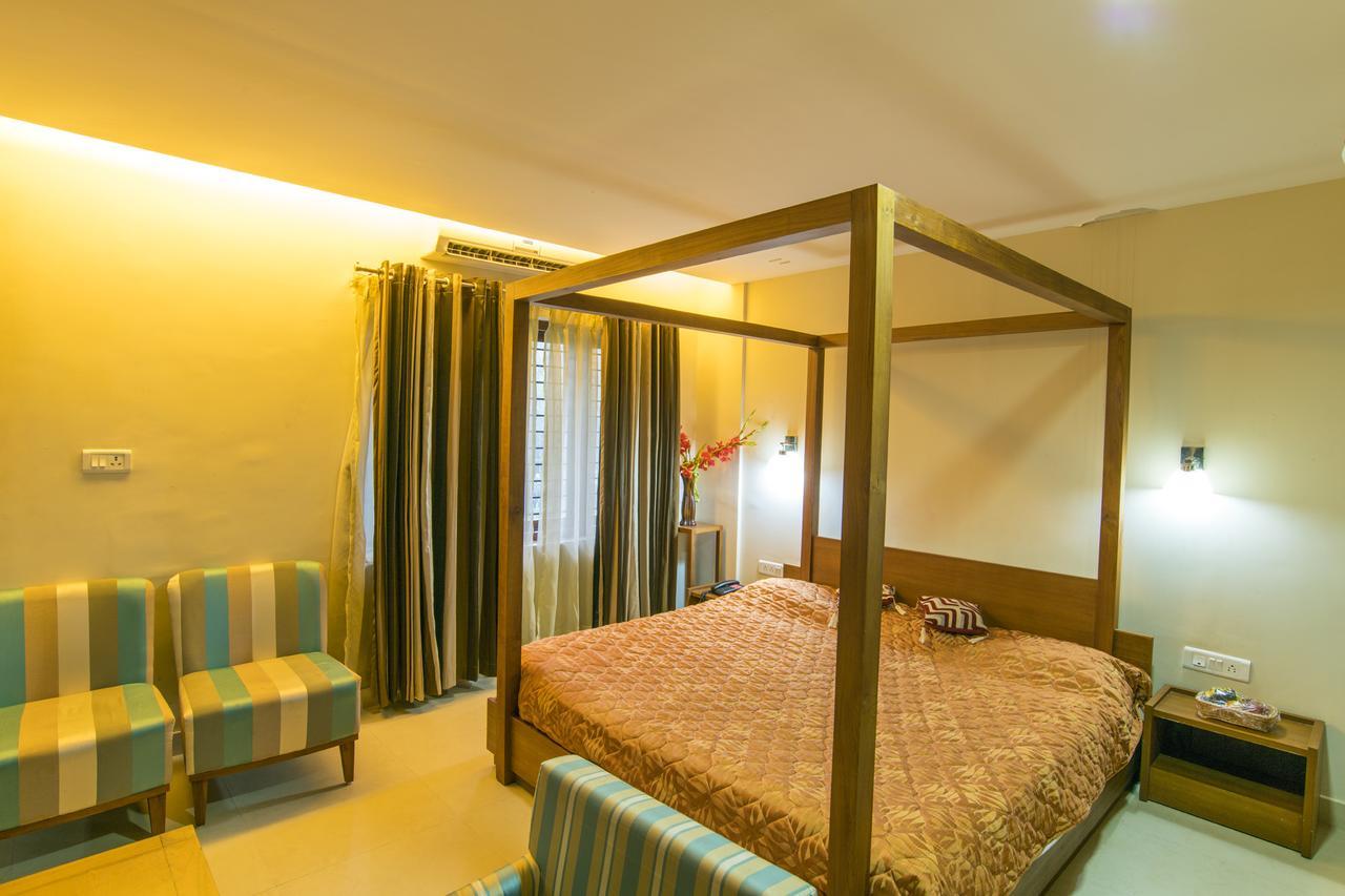 Haritagiri Hotel Kalpetta Bagian luar foto