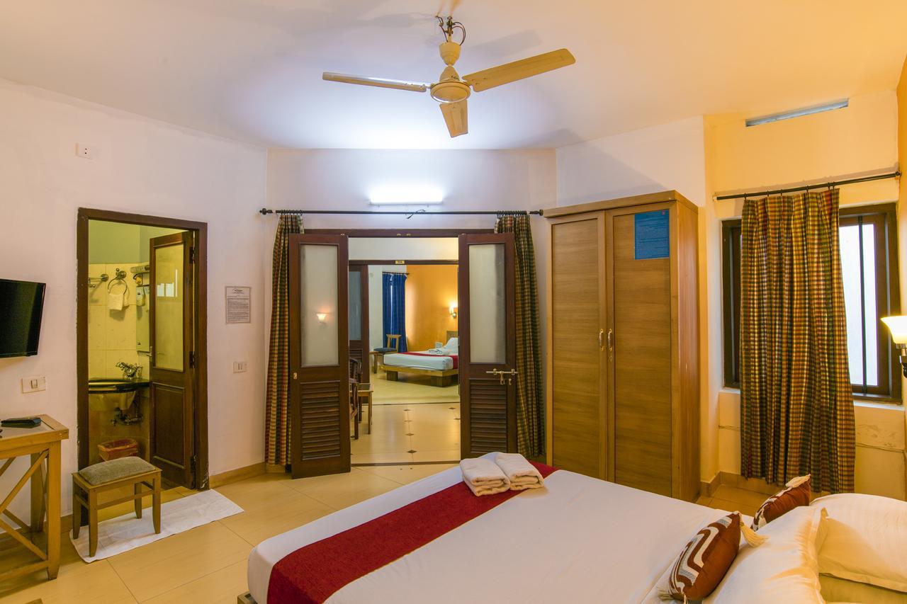 Haritagiri Hotel Kalpetta Bagian luar foto