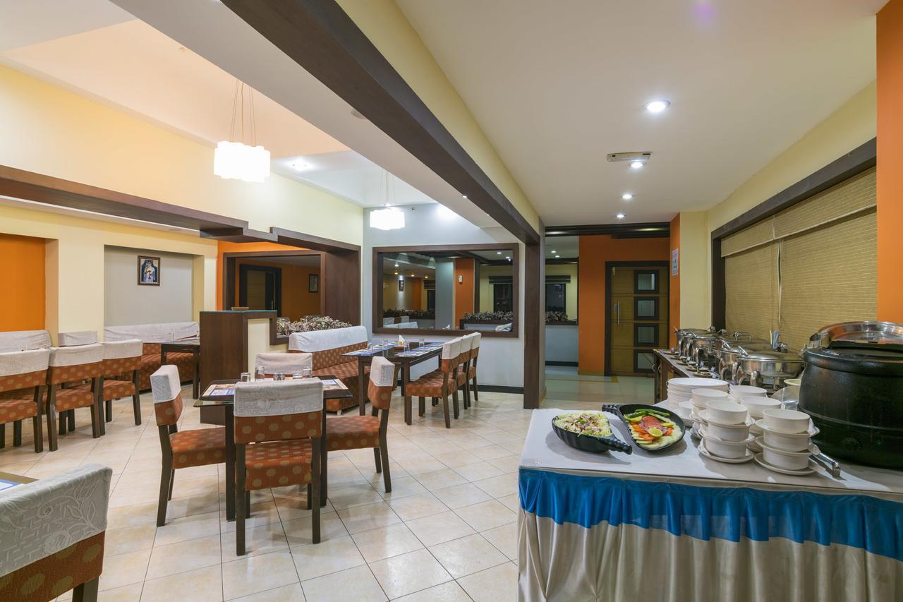 Haritagiri Hotel Kalpetta Bagian luar foto
