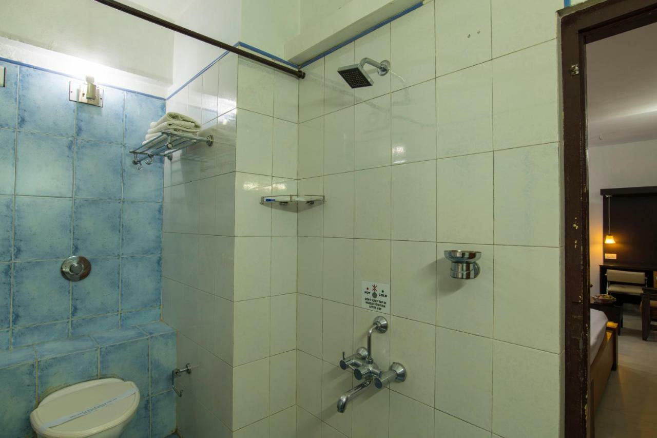 Haritagiri Hotel Kalpetta Bagian luar foto